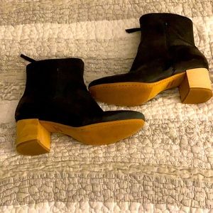 Tom’s booties, black, size 7.5